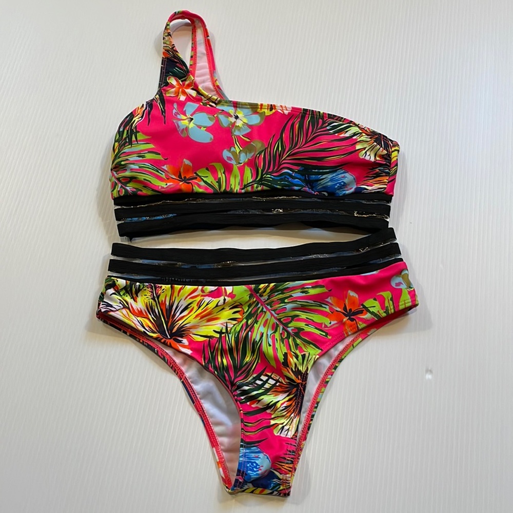 Shein hot pink & black flowered two piece swim suit.  Women’s size medium
